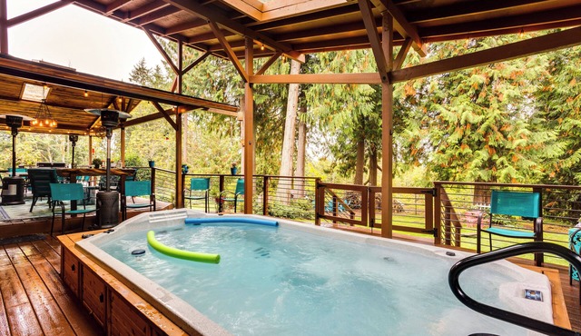 Peaceful Renton Retreat w/Hot Tub Access!