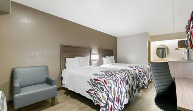 Peaceful Budget Stay l 2 Deluxe Rooms Near Dutch Country Farmers Market