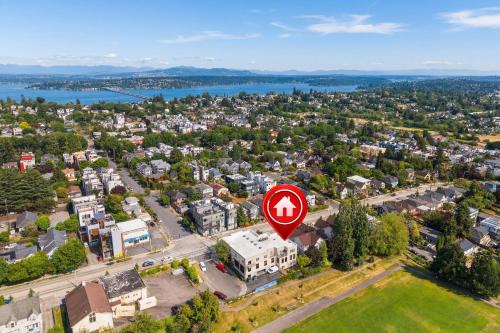 Perch - Central District Home - Walk to Parks & Transit | Judkins Park