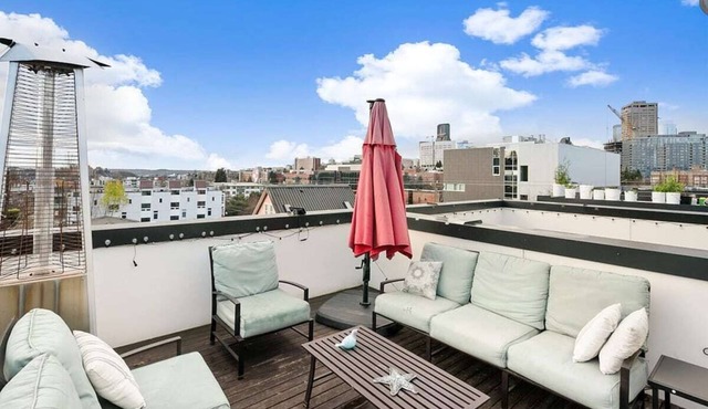 Perch - Centro Guesthouse F: WS 96! Parking, Rooftop Deck & Pet Friendly