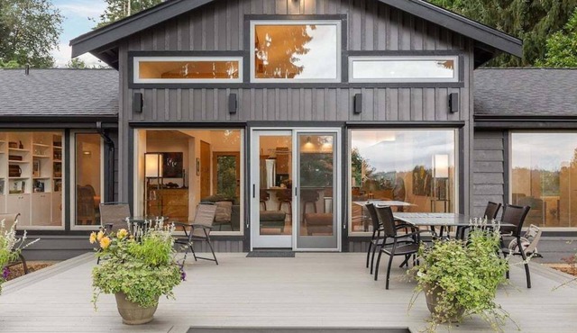 Perch - Cozy Vino Valley Vista Home with views & parking