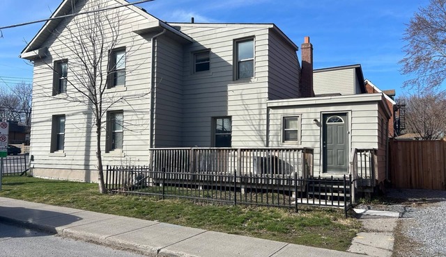 Perfect Retreat in Kingston Downtown