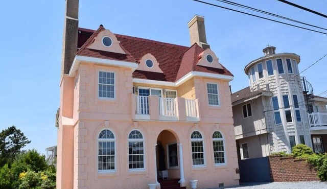 Pet Friendly 5 Bedroom Home in Sea Isle City