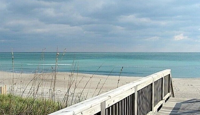 Pet Friendly And Cozy Oceanfront Cottage w/Views From Nearly Every Room
