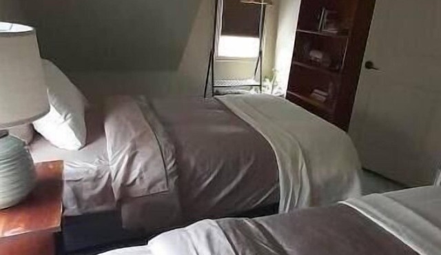 Pet Friendly Cute and Cozy in Sackville.