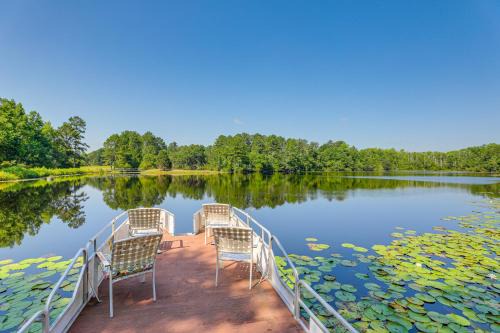 Pet-Friendly Ehrhardt Home w/Private Pond & Yard!
