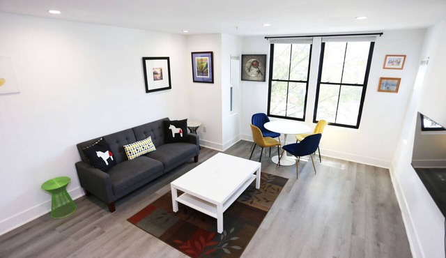 Petworth Stylish Unit with Amenities & Comforts