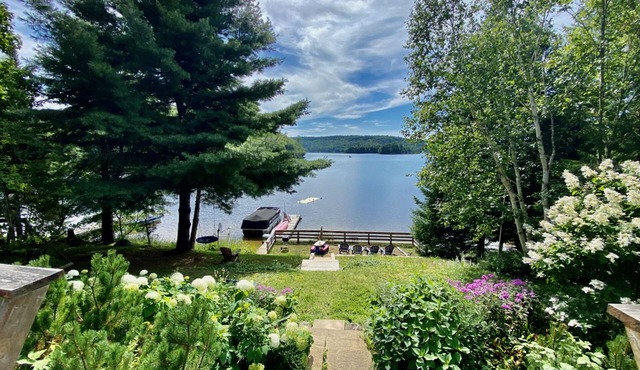Picturesque Paint Lake Cottage, Muskoka