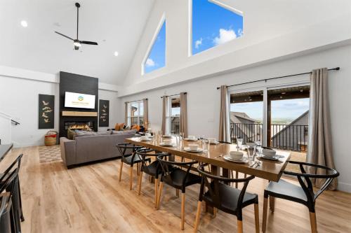 Pineapple Pointe - Stay for 20