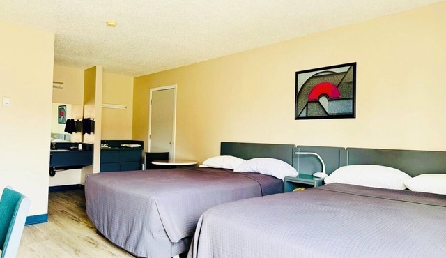 Plains Motor Inn