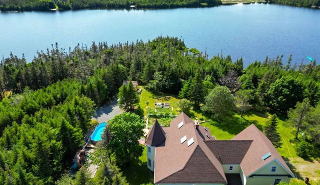 Pondside Bliss W/Private Pool - Magical Getaway
