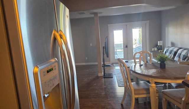 Pondside 2BR Retreat | 20 Min to Suncor Relax & Recharge Relaxing Pondside