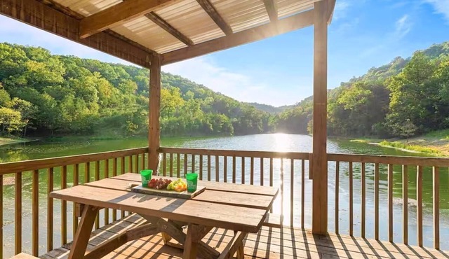 Pool, Hiking Trails & Pond, Ping Pong, Games! Close to SDC, Shows, Shopping