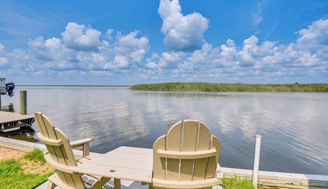 Pools, Boat Ramp & More: Cottage in Virginia Beach