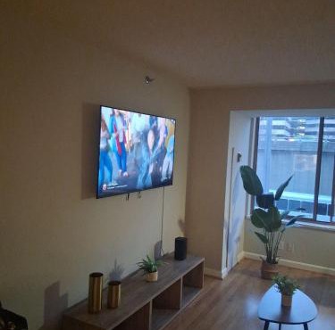 Prime location Apt W Gym & Indoor Pool