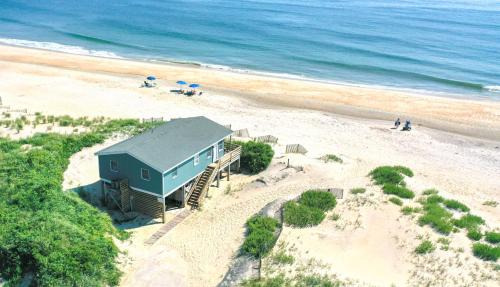 Primrose Cottage - S Nags Head MP 19, Oceanfront, Steps to the Water, Well Equipped, Pets OK