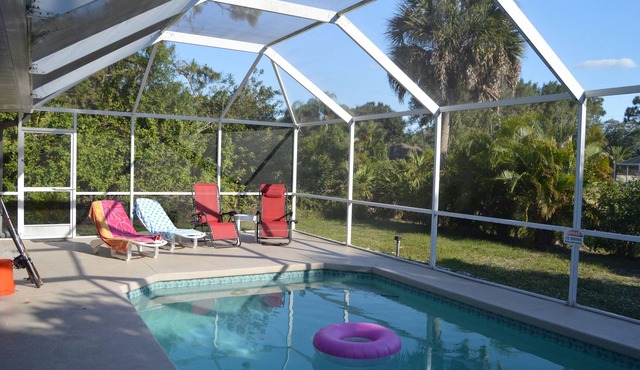 Private 3 bedroom home in golf comunity with heated pool 15 minutes to beaches