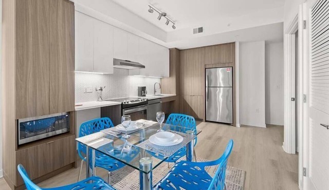 Private Balcony & Free Outdoor Wifi | 2BR in Central DC