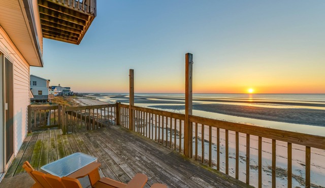 Private Beach Access! Bayfront Cape May Cottage