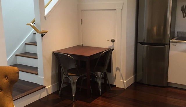 Private cottage with beautiful view, dedicated parking