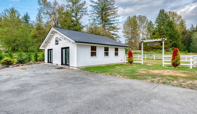 Private Farmhouse Estate w/Barn ✔ Wedding, Event