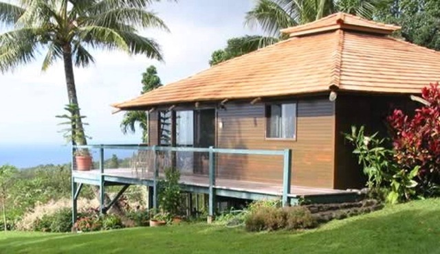 Private, Honeymoon Cottage - 180 Degree Ocean Views