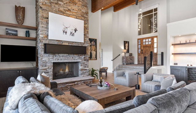 Private Hot Tub + Bonus Room + Biking Trails! Last Sun at the Cove 2649
