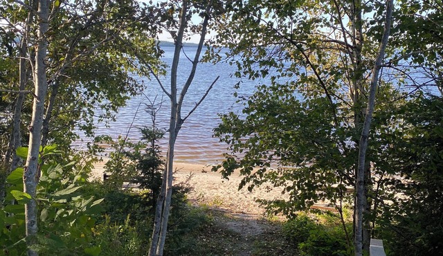 Private Lakefront Family Cottage