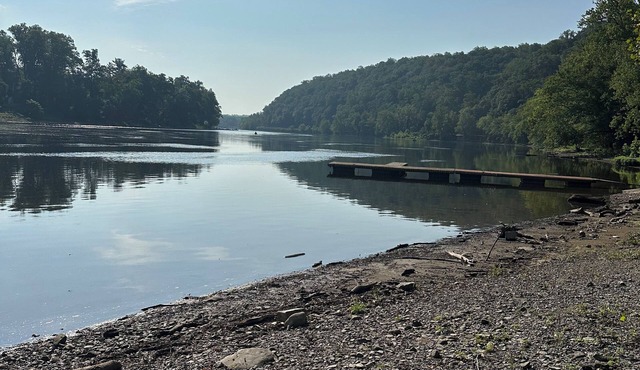 Private Riverfront Retreat-river access, walking/biking path, fire pit