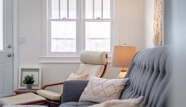Prospect Place · Cozy Cottage in Kingsville · Walkable to everything