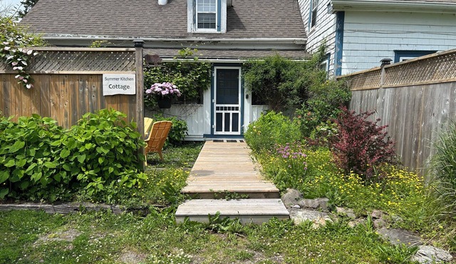 Quaco Cottages - The Shipbuilder's Summer Kitchen