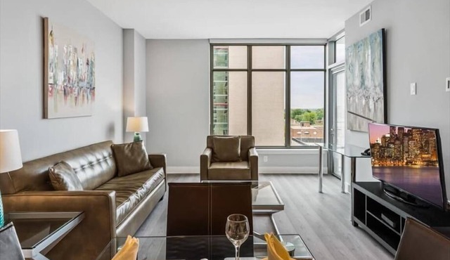Quick walk to Metro! Downtown Bethesda | Free Wifi | by GLS