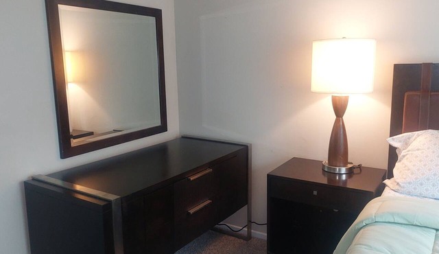 Quiet 2-bedroom apartment with AC and free parking in vibrant Greenbelt
