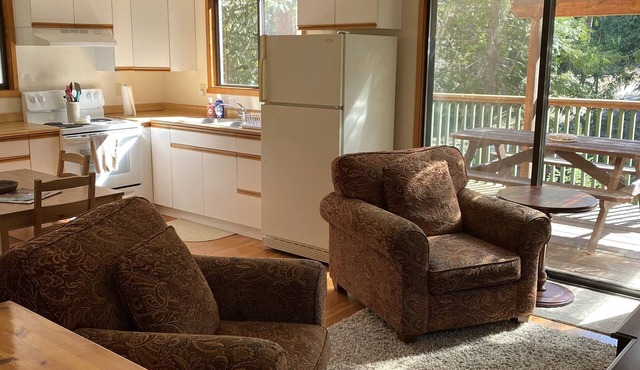 Quiet 2 Bedroom Suite (LUND)
