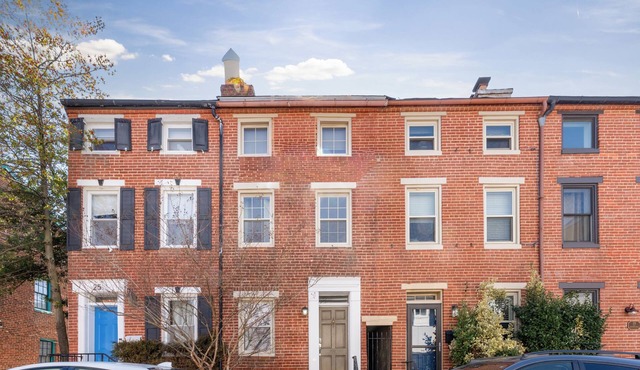 Quiet Federal Hill 3BR - Walk to Hospitals, Stadiums, Dining and Nightlife