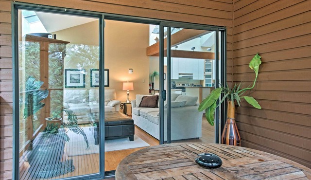 Quiet Hidden Creekside Home Steps to Sechelt Inlet