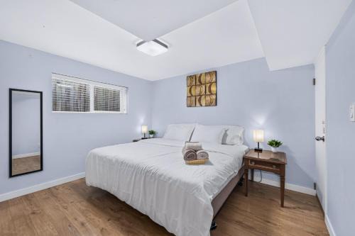 Quiet Westside l Cozy Lower Level Suite l Near YVR