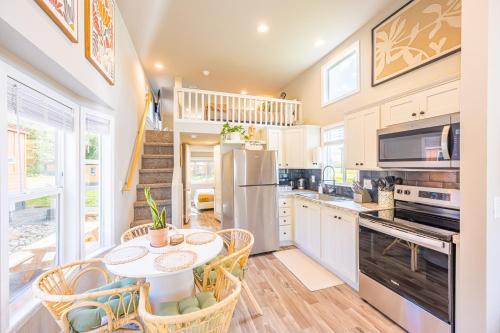 Rainforest Tiny Home Retreat Bohemian Cottage