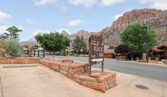 Red Rock Inn Cottages