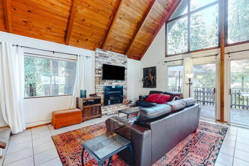 Redwood Lodge