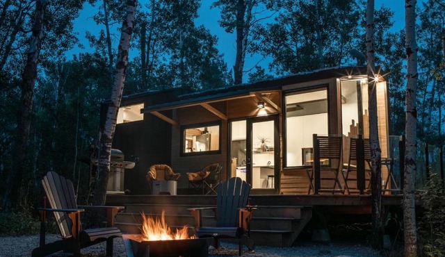 Refuge Bay's Aqua Tiny Home - Luxury Off Grid Escape