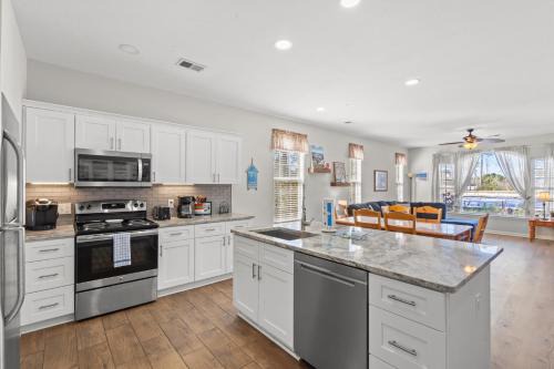 Relax at River Oaks, First Floor 3 BR Golf Condo!