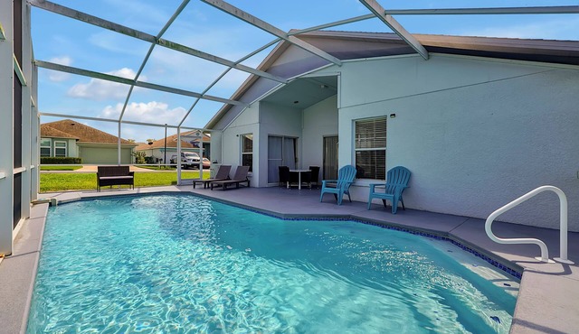 Relaxing 4 Bedroom w/Pool ~ 30min to Disney & Legoland