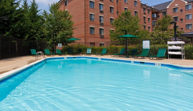Relaxing Retreat! Suite with Private Patio in Mclean | Free Breakfast + 24h Business Center