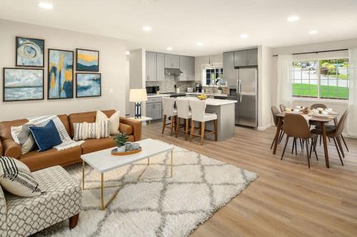 Remodeled Bellevue Family home w AC close to everything