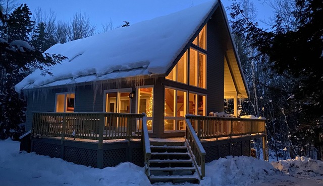Renovated 5BR ski house minutes from Stratton, Bromley, Mt. Snow & Magic Mtn!