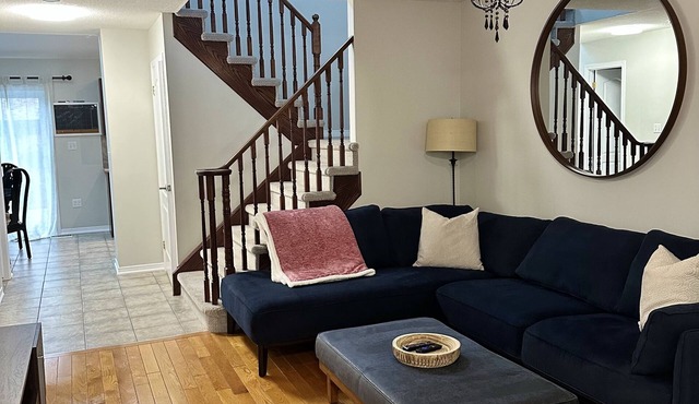 Retreat in the Heart of Grimsby & Wine Country
