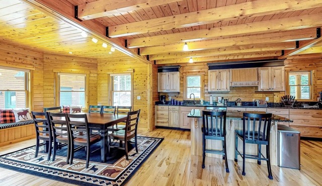 Rise n' Shine Maine - A Lakefront Loghouse in the Woods