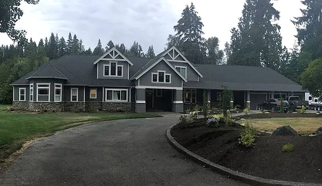 Riverfront Romantic Getaway Rental near Mount Pilchuck in Granite Falls, Washington
