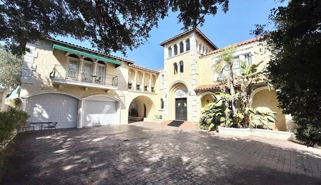 Riverside Castle With Large Pool by Tampa Zoo & Armature Works. NO POOL PARTIES